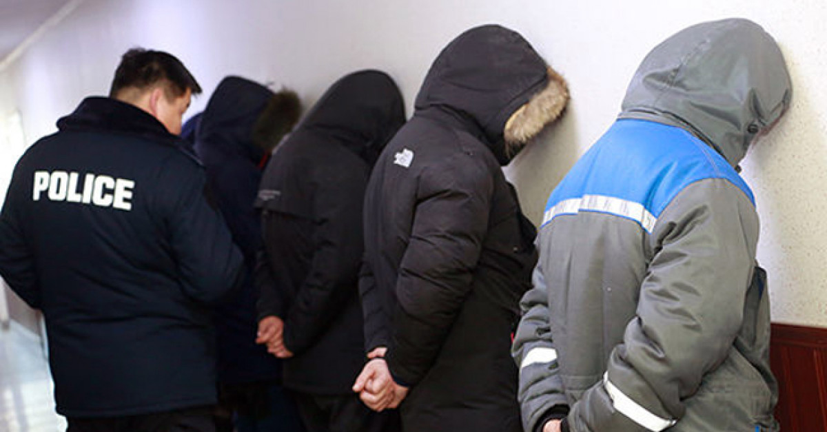 "Сайн ломбард"-ыг дээрэмдсэн ул мөрөө арилгахаар мөнгөн дэвсгэртүүдийг ...