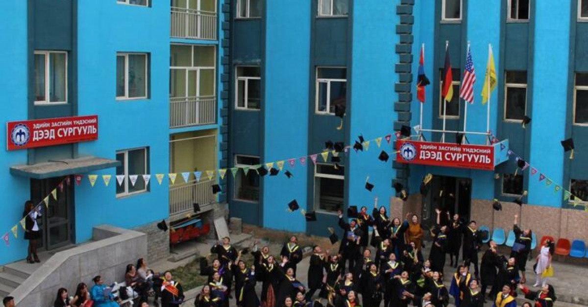 Хамгийн эрэлттэй эдийн засаг, менежментийн 5 топ сургууль · Dorgio.mn