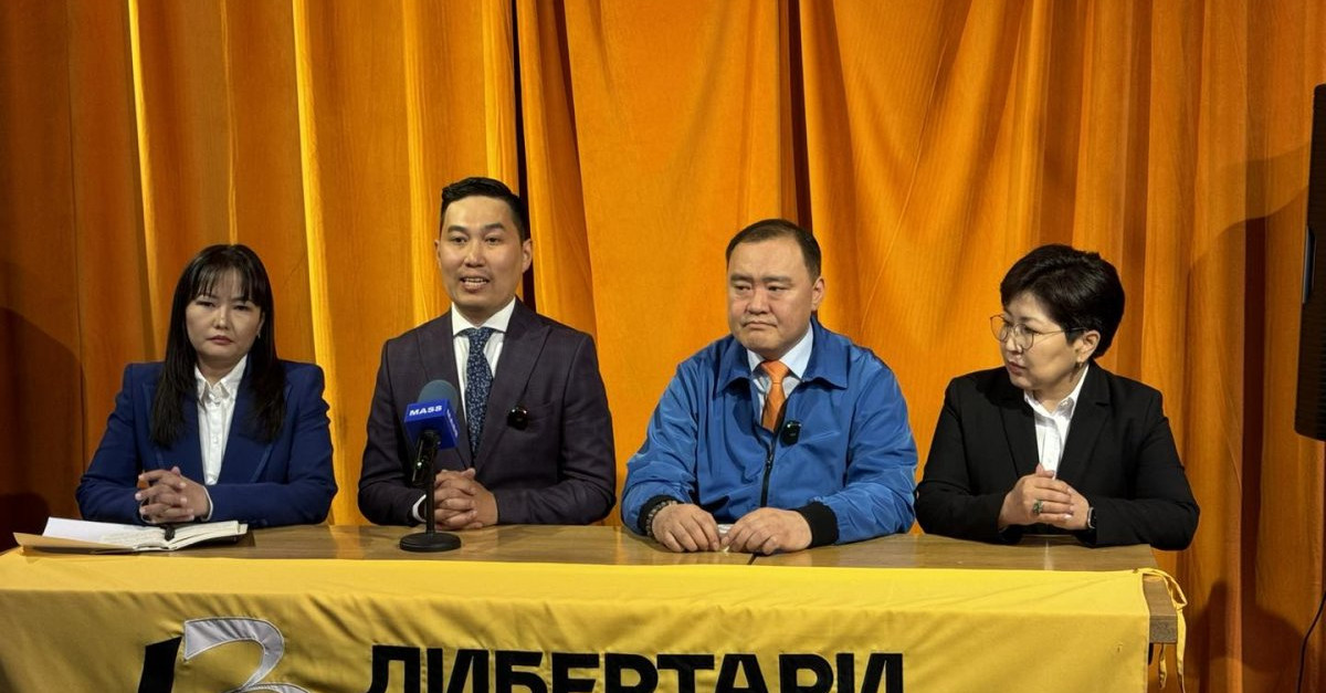 Комедиан Амараа намаа Ардчилсан намтай нэгтгэж, сонгуульд өрсөлдөхөөр ...