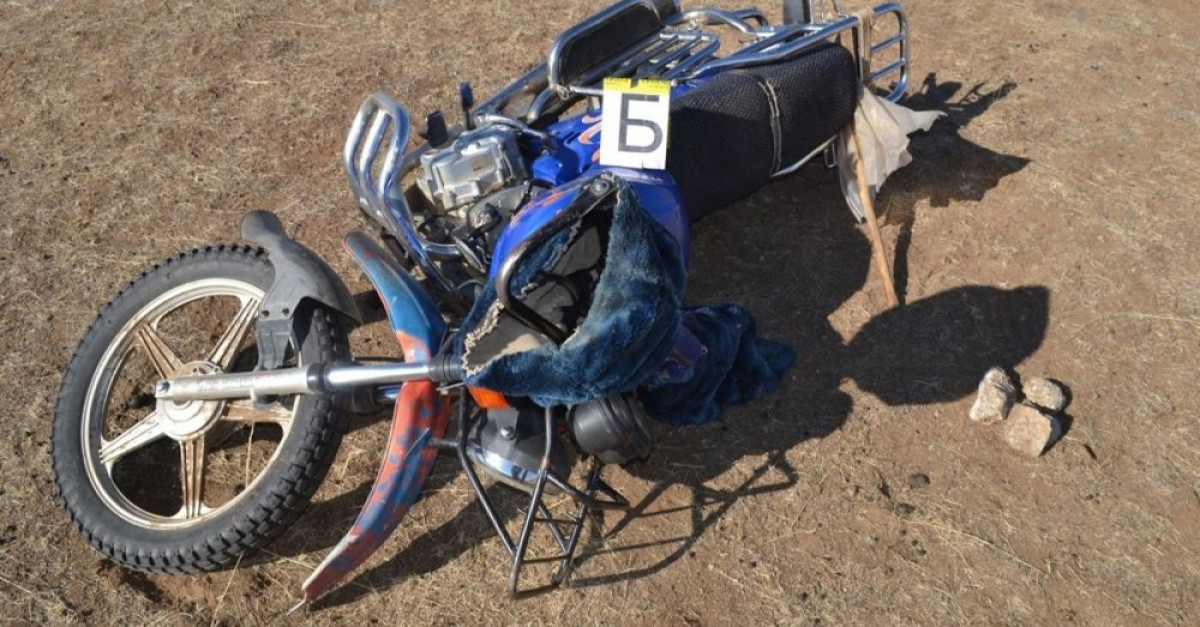 Сэрэмжлүүлэг: Насанд хүрээгүй хүүхэд мотоцикл унаж яваад осол гарган, бэртжээ