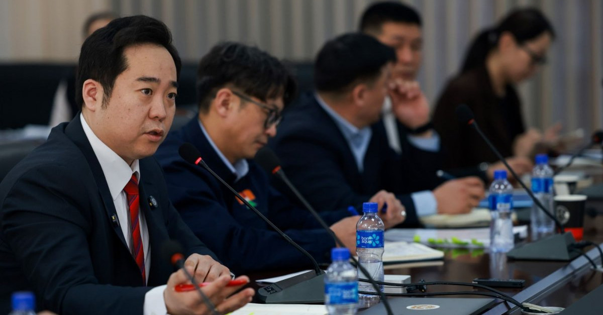 Өнөөдрөөс скүүтер, мопед явган хүний замаар зорчихгүй