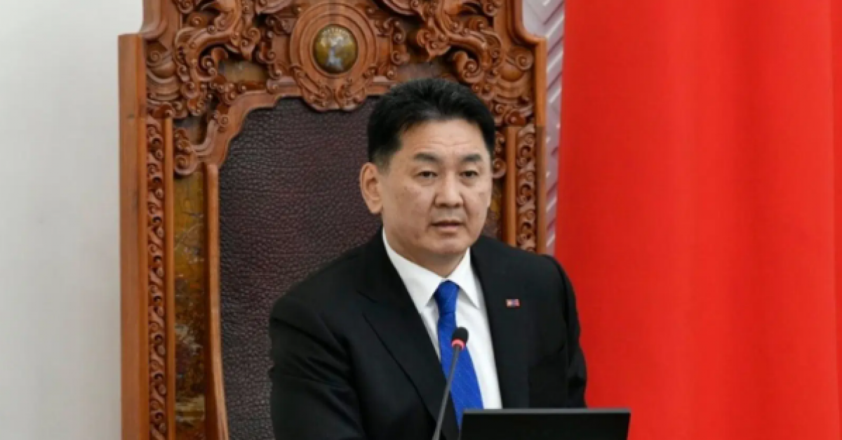 УИХ-ын дарга, МАН-ын дарга хоёр “Ерөнхийлөгчийн хуулийг дэмж” гэж гишүүдийг шахжээ, хариуд нь