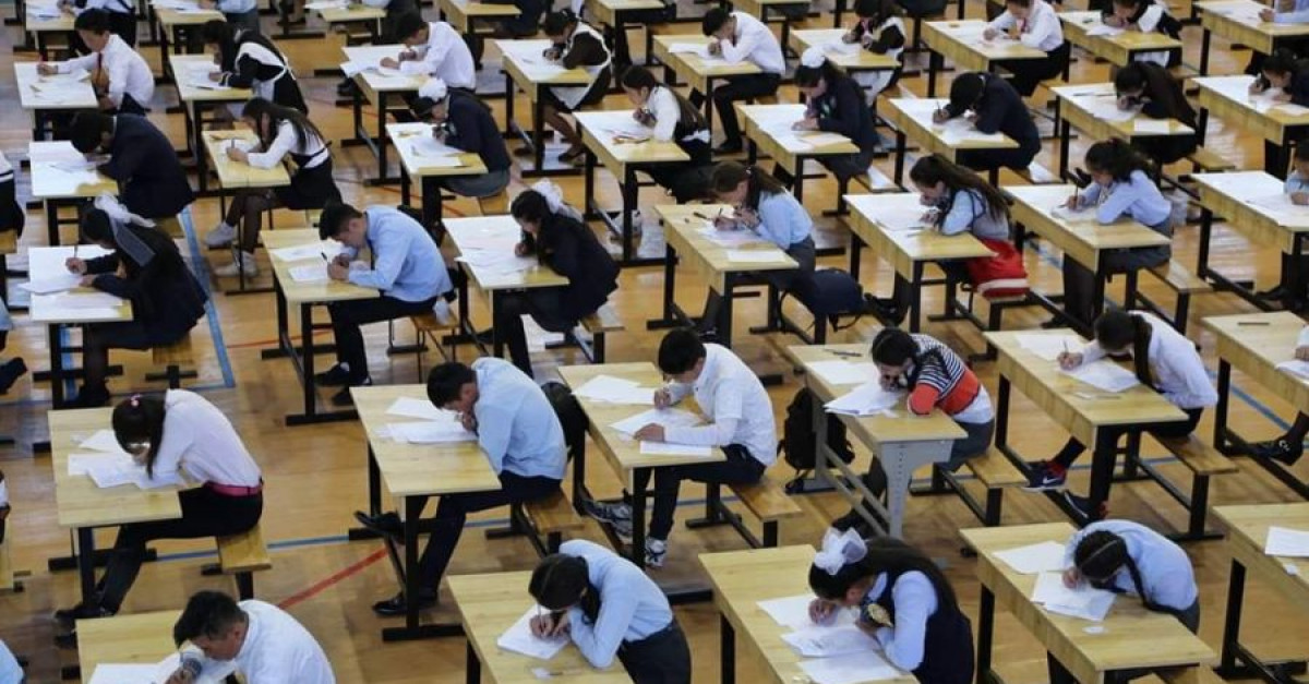 БШУЯ: Тэмцээнд оролцоод буцаж явсан сурагчид осолдсонтой холбоотойгоор сумын сурагчдыг ЭШ болон улсын хэмжээний шалгалтад цахимаар оролцуулдаг болно