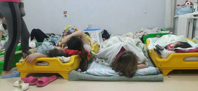 А.Цогцэцэг сайдаа хүүхдүүд эмнэлгийн коридорт хэвтэж байнa!!!