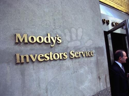 Moody`s Монголын долоон арилжааны банкны хадгаламжийн зэрэглэлийг бууруулав