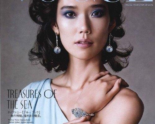 Монгол бүсгүй “Vogue” сэтгүүлийн нүүрийг чимлээ