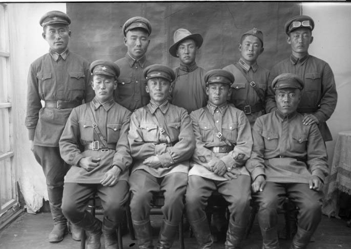 Социализмын үеийн Монгол цэргүүд (фото)