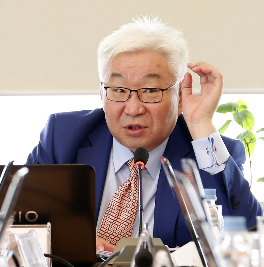 Ардчилсан хөдөлгөөний анхдагч Э.Бат-Үүл Монголд ардчилал байхгүй гэдгийг хүлээн зөвшөөрлөө