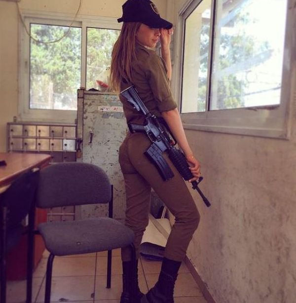 Секси израиль цэрэг бүсгүй цахим сайтаар шуугиулж байна