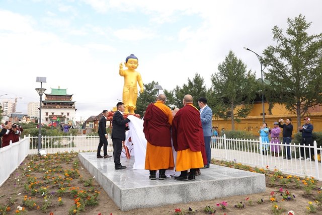 “Бяцхан Будда” Монголд мэндэллээ 