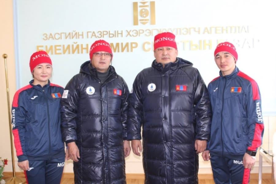 Шүүмжлэлд өртөөд буй Монгол баг тамирчдын хувцас хэрэглэлийг бусад орныхтой харьцуулан харъя /Фото/ 