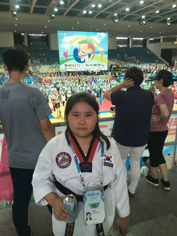 Олон улсын Таеквондогийн тэмцээнээс Монгол охин алтан медаль хүртлээ 