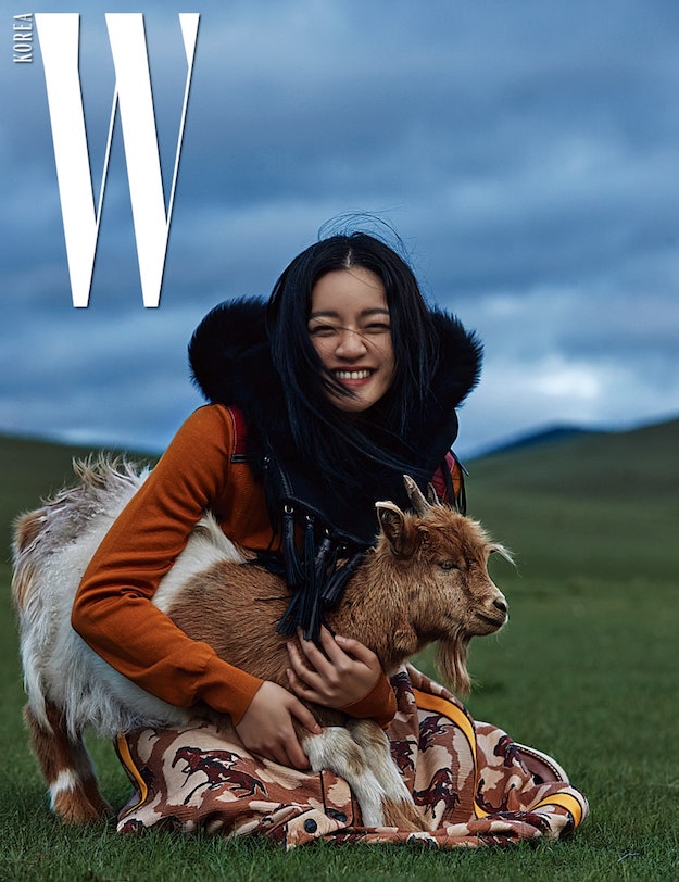 БНСУ-ын “W “сэтгүүл Монголын үзэсгэлэнт газруудад зураг авалт хийв
