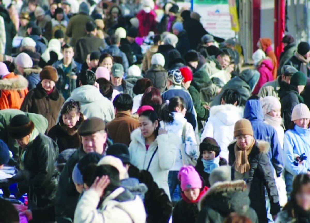 Монголын улс төрийн халуурал хэтэрч дэмийрэлдээ шилжлээ