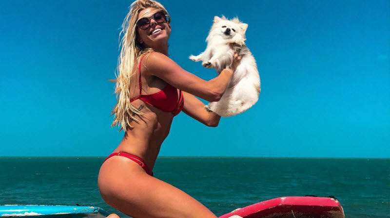 Бразил модель бүсгүй нохойгоо аврахаар ус руу үсрээд амиа алджээ