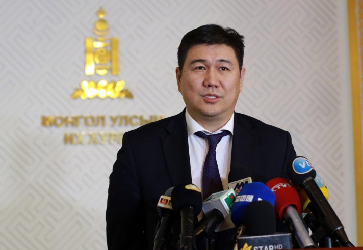 Монгол Улс ардчиллыг завхруулж байна уу?