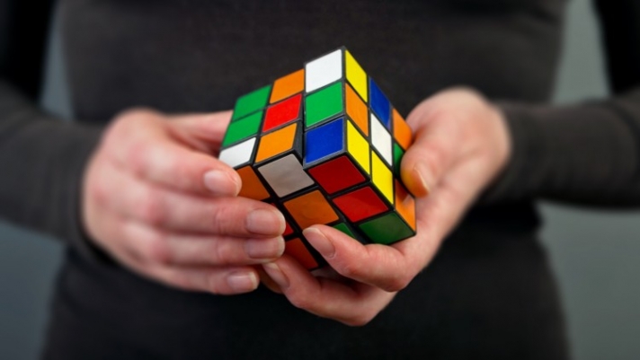 Рубик шоо хүүхдийг хэрхэн хөгжүүлдэг вэ?