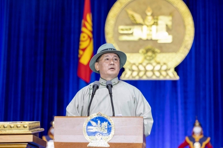 У.Хүрэлсүх: Монгол Улс минь үүрд мандан бадрах болтугай!