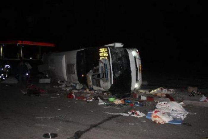 Ховд руу зорчин явсан 21 зорчигчтой автобус онхолдож, нэг хүн нас баржээ