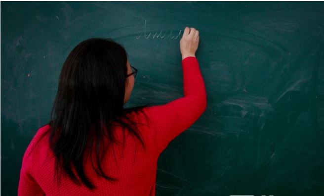 Монгол Улсад анх удаа багшийн ажлын гүйцэтгэлийн үр дүнг үнэлэх ажил явагдаж байна