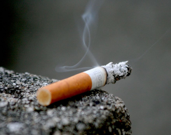 Тамхиа унтраахгүй хаяснаас бусдын автомашиныг шатааж, 31 саяыг төлөхөөр болжээ