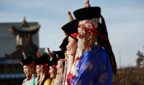 Сонин хачин: Монгол эмэгтэйчүүдийн хамгийн түгээмэл нэрстэй танилц