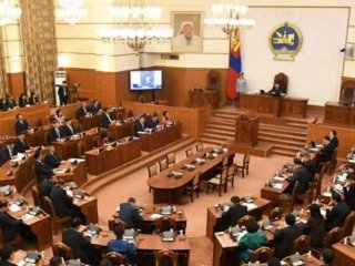 Судлаач Ганаа: Валютаас мега төсөл, тэгээд өрсөлдөөн тэмцэл