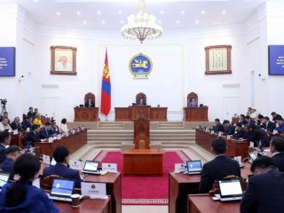 Парламентын “тогооноос” зууралдсан сарнимал нийгмийн “будаггүй” төрх
