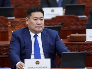 Л.Оюун-Эрдэнэ дөрвийн дөрвөн жил ажиллачихаад ядаж "Бамбарууш" кафегаа ч дуусгаж чадсангүй