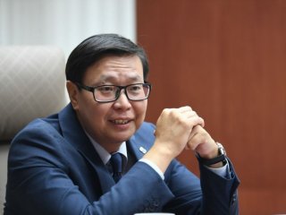 П.Наранбаяр: Багш, ажилтны цалинг нэмэхэд ₮960 тэрбум хэрэгтэй байсан. Гэвч энэ удаад зөвхөн багшийн цалинг нэмэхэд ₮520 тэрбум шийдэгдсэн