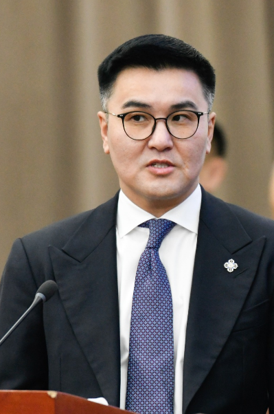 Ч.Лодойсамбуу:  Та цалин урамшууллаа хасуулсан албан хаагчдаас танасан мөнгөөр тэтгэвэр нэмэх нь, ямар итгэл найдвар бидэнд байгаа юм бэ