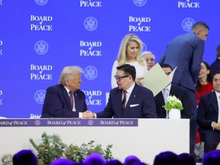 Д.Баярхүү: АНУ-ын Ерөнхийлөгчийн дэвшүүлсэн &ldquo;Энхийн Зөвлөл&rdquo; ба Монгол