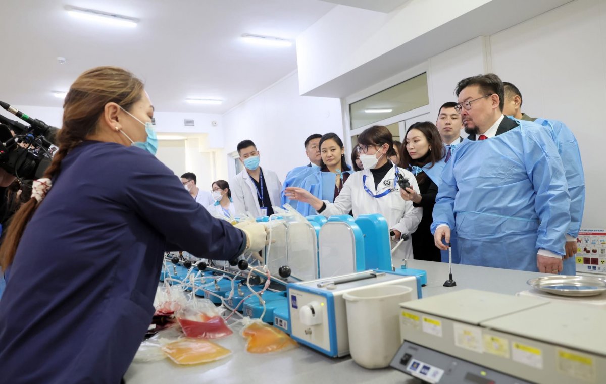 Г.Занданшатар: Цусаа хандивлаж, бусдад амьдрал бэлэглэхийг монголчууддаа уриалж байна