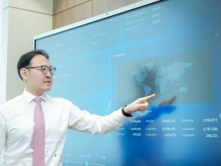 Э.Батшугар: Уул уурхайг түшиглэсэн хиймэл оюуныг хөгжүүлэх нь Монгол Улсын давуу тал байх болно