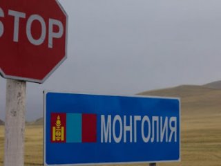 ОХУ-д тагнуулын хэргээр саатуулагдсан Баян-Уул сумын иргэн тус улсын гаалийнхантай маргалдсаны улмаас баривчлагдсан хэмээн нутгийн иргэд таамаглажээ