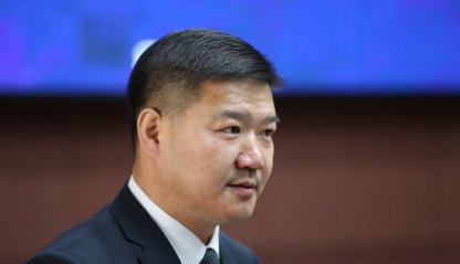 Нэгүүн.мн сайтын оффист хийсэн өчигдрийн нэгжлэг нь өрөөндөө архидан согтуурч буй төрийн албан тушаалтны асуудалтай хамааралгүй