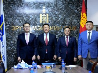 Эрүүл мэндийн сайд Э.Батшугар:  Эрүүл мэндийн салбарын нэг төгрөг бүрийг хүний эрүүл мэндийн төлөө зарцуулна