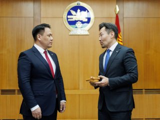 Шинээр томилогдсон Шадар сайд Н.Номтойбаяр үүрэгт ажлаа хүлээн авлаа