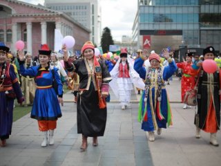 Монгол үндэстнээ авран хамгаалъя