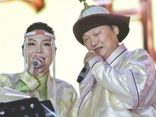 "Эр хүн юм бол одоо Баясгалангаасаа уучлал гуйгаад эргээд нийлээрэй л гэж хүсч байна"