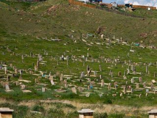 Самбалхүндэвийн оршуулгын газрын шарилуудыг ирэх сараас нүүлгэн шилжүүлнэ
