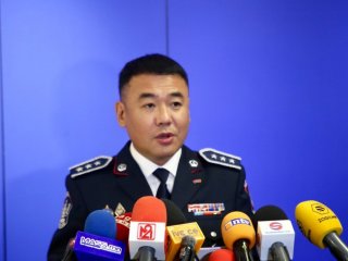 Газрын тосны хайгуулын компанийн гадаад ажилчид руу халдсан иргэдийг эрүүгийн хэрэгт яллагдагчаар татаж, 30 хоног цагдан хорьсон