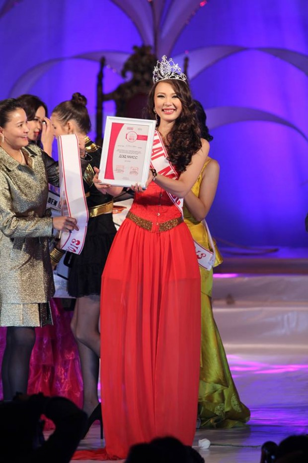 “Miss mongolia 2013″ наадмын дэд мисс Б.Номин-Эрдэнэ